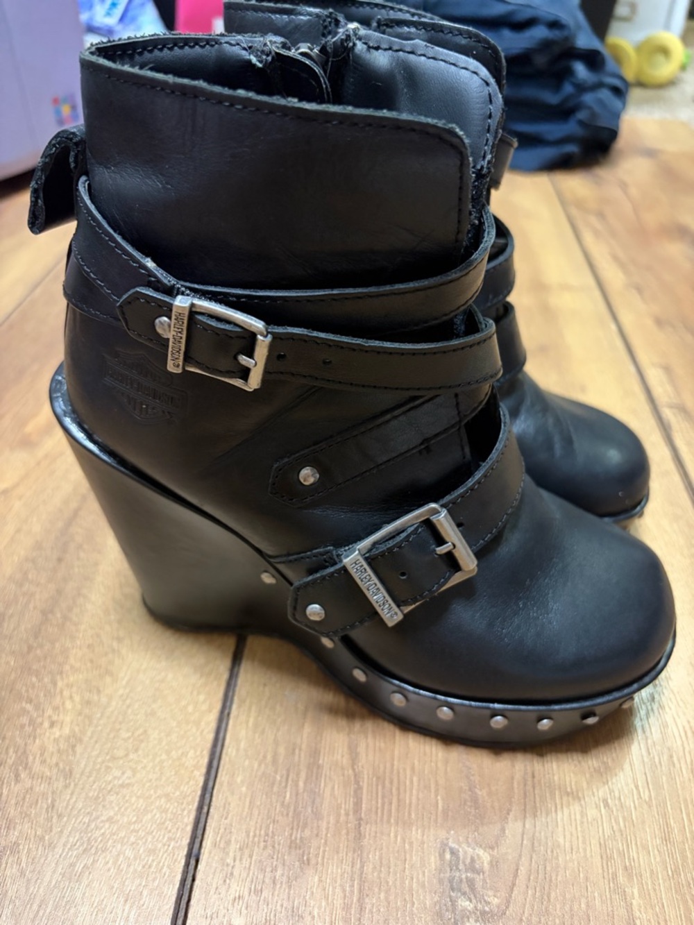 Harley-Davidson Black Leather Wedge Ankle Boots with Buckles